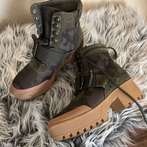 Steve Madden army boots